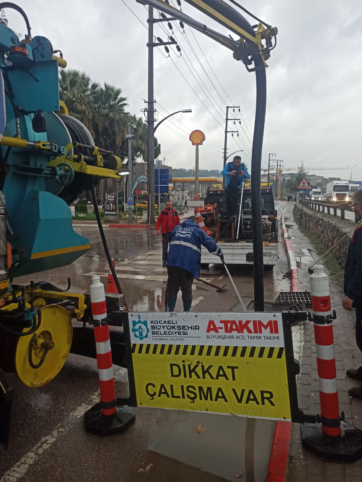 IZGARA VE KANALLAR YAĞIŞ ÖNCESİ TEMİZLENDİ